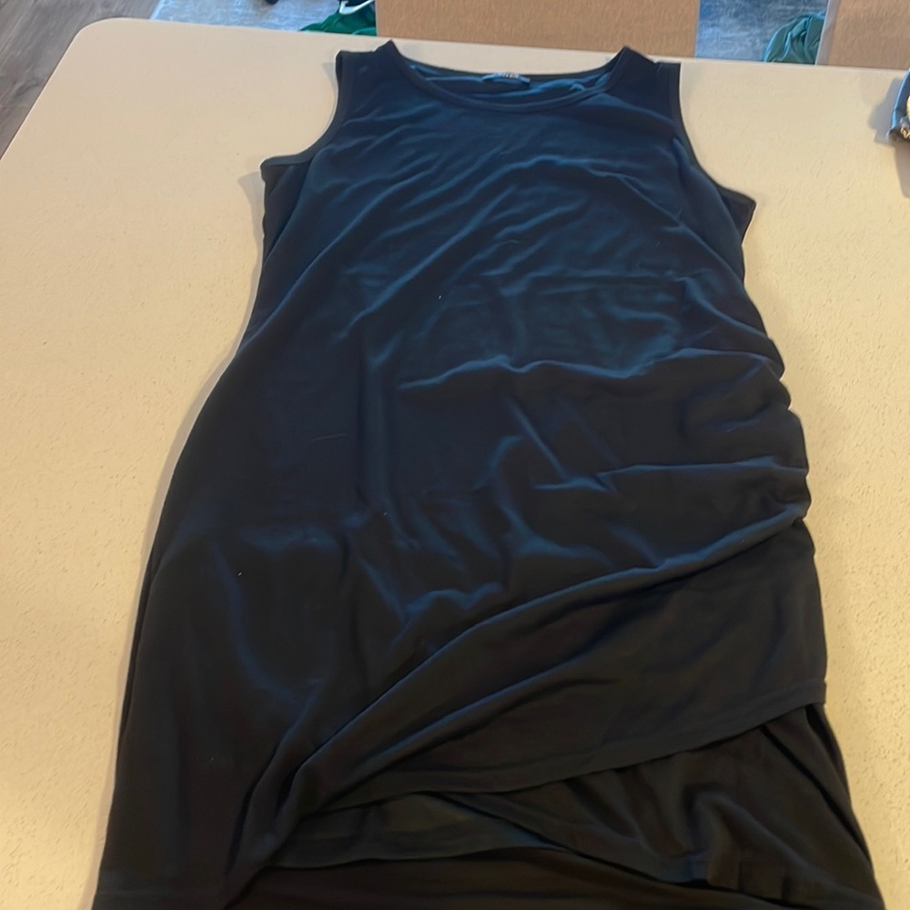 EUC BTFBM sleeveless black ruched side dress